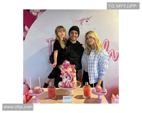 足球明星深情告白妻子感人话语展现爱情真谛与家庭温暖 足球明星深情告白妻子感人话语展现爱情真谛与家庭温暖