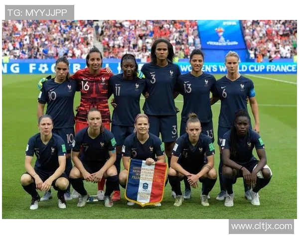 法国足球明星的女友们：揭开她们背后的故事与魅力